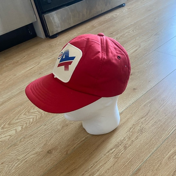 Mens red vintage Esso hat - Picture 2 of 3